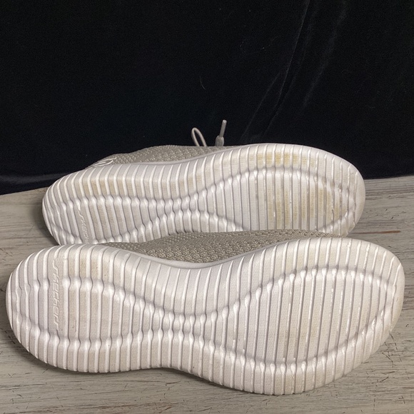 Skechers Women’s Size 7  Memory Foam Air-Cooled  Wide Width Shoes Tan - Picture 4 of 7